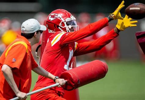 Patrick Mahomes, Andy Reid, Matt Nagy agree: Chiefs WR room possesses ...