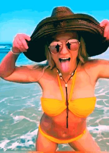 Britny On Vacation Ocean View GIF - Britny on vacation On vacation ...