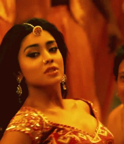 Shriya Hot Dance GIF - Shriya HotDance Flirt - Discover & Share GIFs