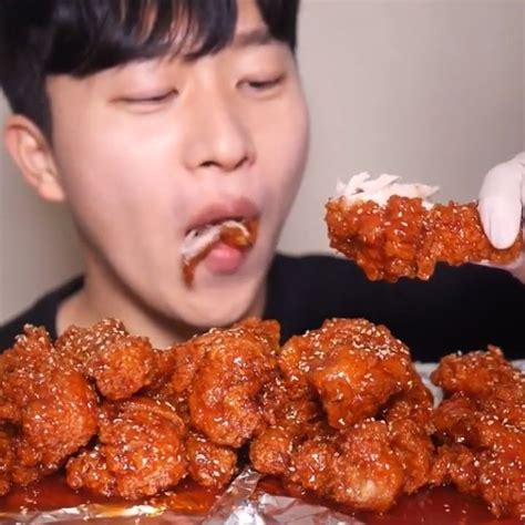 Mukbang on Instagram: ““ @seabear100 “ Spicy Korean chicken 🐔 - Didn’t post his videos for a ...
