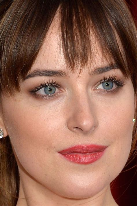 Close-up of Dakota Johnson at the 2015 Oscars. http://beautyeditor.ca ...