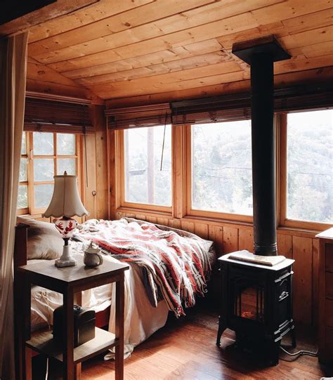 Wouldn't mind spending a rainy day here! - Imgur | Cabin interiors, Cabin homes, Home