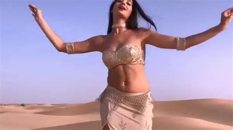 Hot Nora fatehi belly dance...sexy moves - YouTube