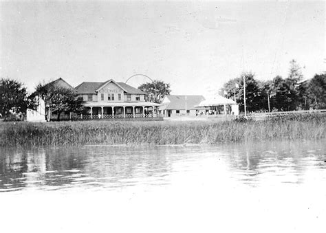 1916 Photo - Edgewater Park - developed in 1886 by William E. Voetsch - East River Road near ...