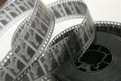 File:35mm movie negative.jpg - Wikimedia Commons