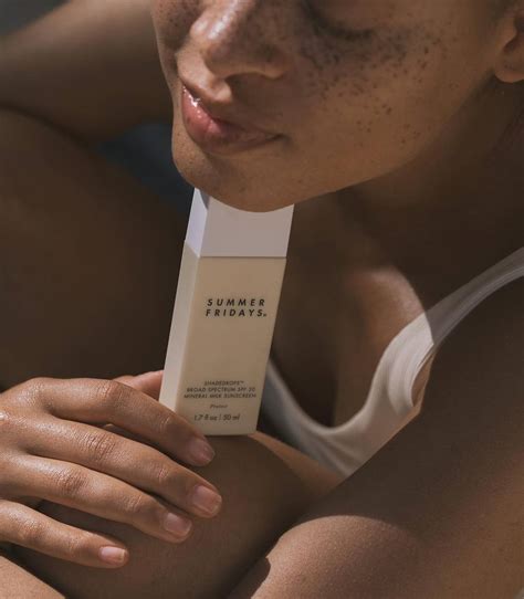 A Beauty Editor Reviews Summer Fridays' New SPF | Who What Wear