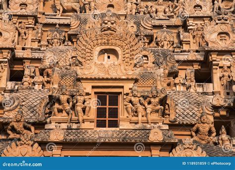 Close View of the Vimana Sculptures, Brihadishvara Temple, Thanjavur ...