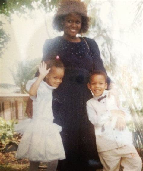 rihanna childhood pictures - Google Search | Rihanna, Rihanna photos ...