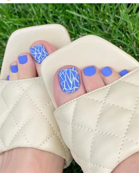 30 Summer Pedicure Designs 2022 — Ombre Pink Toe Nails