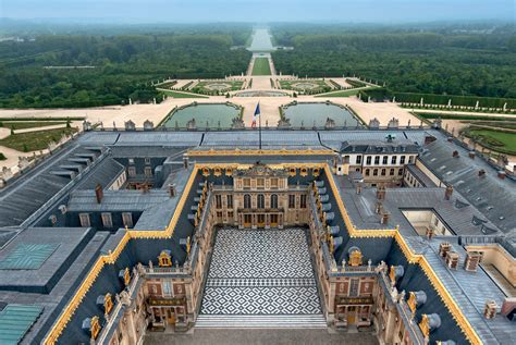 The Palace of Versailles 3000x2009) : r/ArchitecturePorn