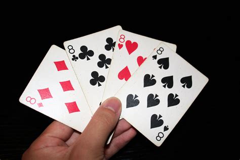 File:8 playing cards.jpg - Wikipedia