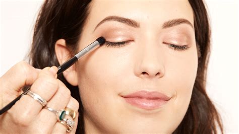 OK, Here’s Exactly How to Apply Eyeshadow, Step by Step | How to apply ...