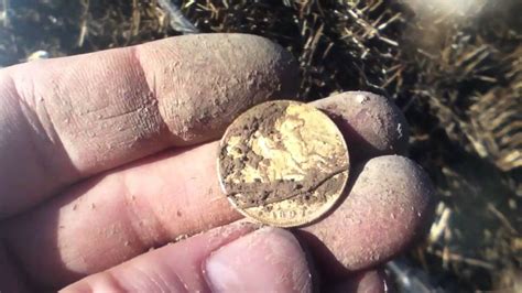 A FANTASTIC GOLD COIN DUG UP METAL DETECTING - YouTube
