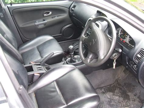 MITSUBISHI CARISMA 1.6 - mitsubishi-carisma-16_interior_7.jpg