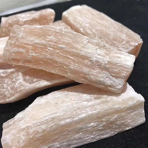 Solid Raw Gypsum at Rs 45/ton in Ahmedabad | ID: 20933263112