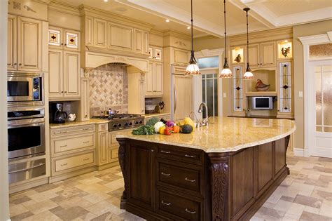 3 Great Reasons to Glaze Your Kitchen Cabinets