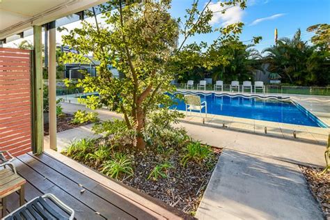 Golden Beach Tavern - UPDATED 2018 Prices & Hotel Reviews (Caloundra ...