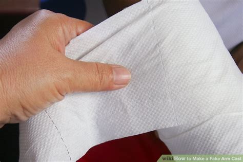 3 Ways to Make a Fake Arm Cast - wikiHow