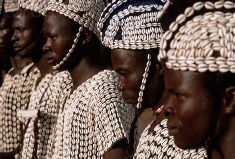 BAULE PEOPLE: THE ARTISTIC AKAN TRIBE IN IVORY COAST