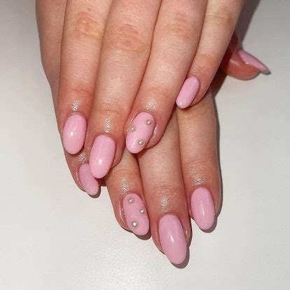 6 Pearl Nail Ideas To Upgrade Your Spring Manicure Game