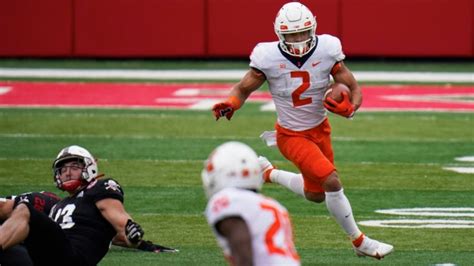 Canadian RB Chase Brown has two rushing touchdowns for Illinois against ...