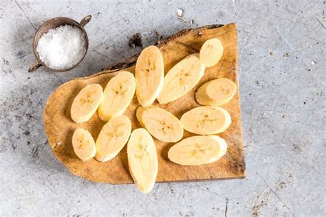 How to Make Fried Plantains - Recipes From A Pantry