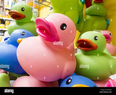 Pink rubber ducks hi-res stock photography and images - Alamy
