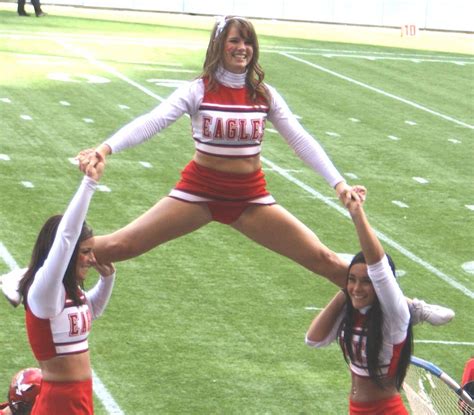 EWU cheerleaders splits Bored At Work, Milla Jovovich, Chuck Norris ...