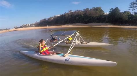 Dad and daughter build DIY solar catamaran - Plugboats