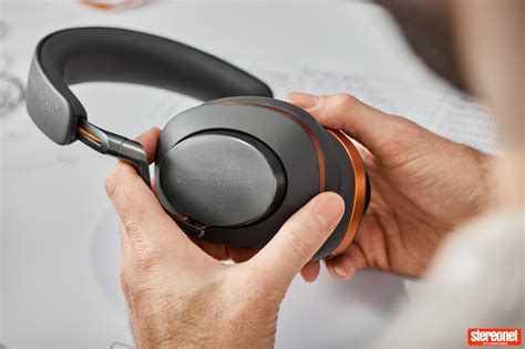 Bowers & Wilkins Releases Px8 McLaren Edition Headphones | StereoNET ...