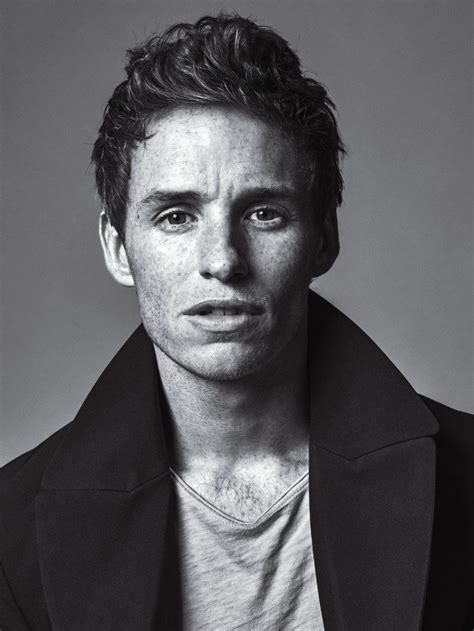 Eddie Redmayne Is Manic Impressive as Stephen Hawking | Retratos famosos, Retrato de hombre ...