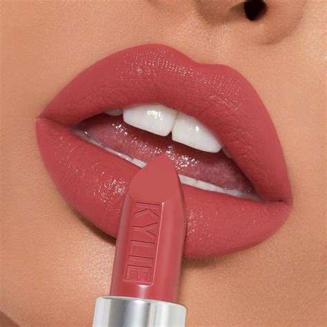 Popular Lipstick Colors 2024 - Tiff Shandra