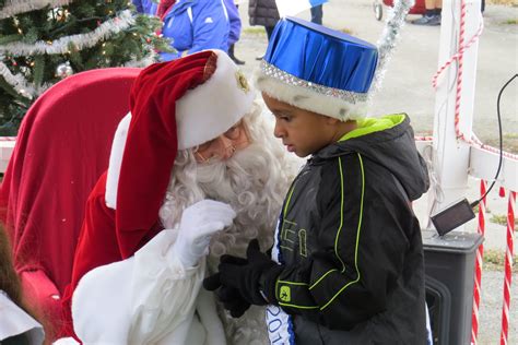 Christmas Walk fills Center Street with merriment