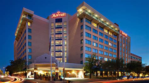 Marriott beats growth estimate, boosts 2017 forecast: Travel Weekly