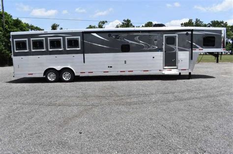 2020 Lakota Bighorn 4 Horse Trailer with Living Quarters :: Dixie Horse & Mule Co