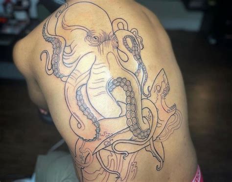 11+ Octopus Back Tattoo Ideas That'll Blow Your Mind!