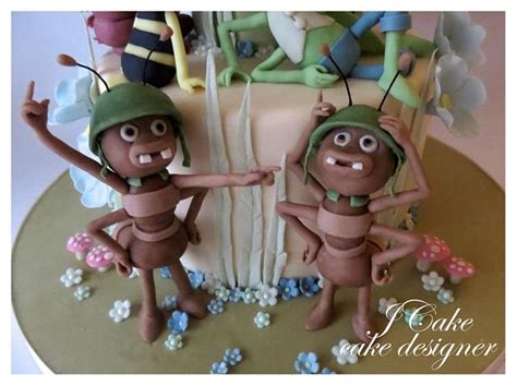 Maya the bee Vintage - Cake by JCake cake designer - CakesDecor