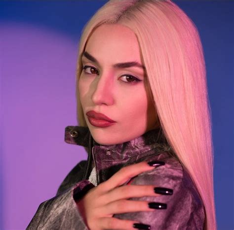 Ava Max Announcements💎 on Twitter: "📢| after 521 consecutive days on the Spotify Top Global ...