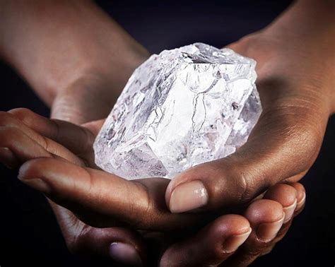 Le Plus Gros Diamant Brut Du Monde Acheté Par Un Joaillier Pour 53 Millions De Dollars - Forbes ...