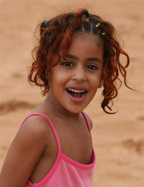 Dataja:Young girl in Mauritania.jpg – Wikipedija