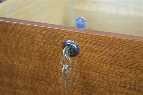 How Do You Put A Lock On A Desk Cabinet - Dailey Unely1957