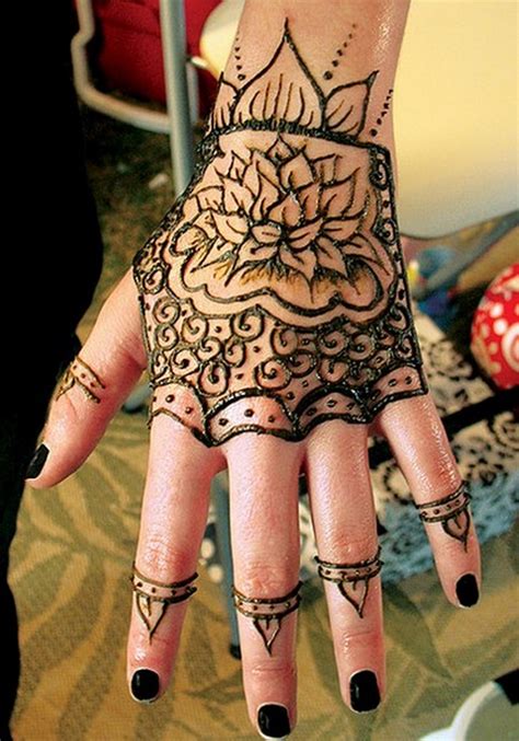 The Fashion Time: Mehndi designs For Kids