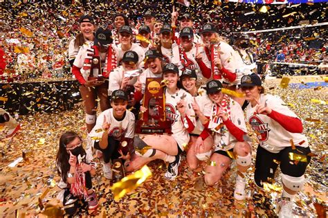 Nude photo leak of Wisconsin women’s volleyball team has police puzzled