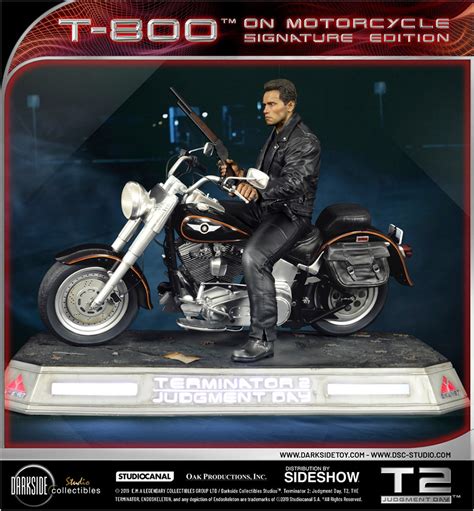 Terminator 2: Judgment Day T-800 on Motorcycle Signature Edition statue ...