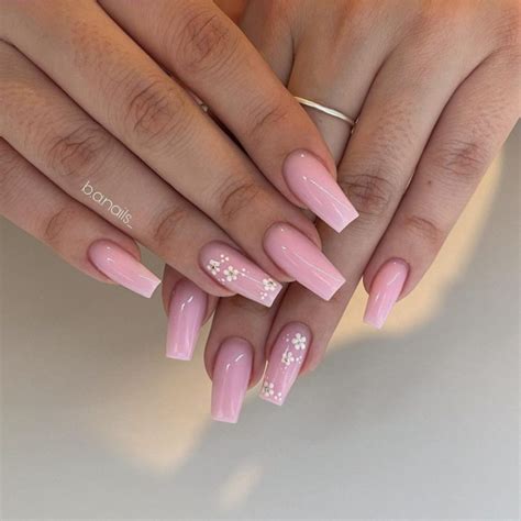 50 Trendy Pink Nails That're Perfect For Spring : Coffin-Shaped Pink Nails with Daisies I Take ...