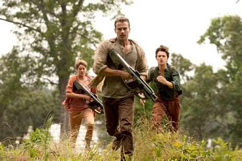 Shailene Woodley: Latest Action Heroine Reprises Role in INSURGENT – What's A Geek