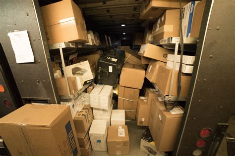 A UPS Story: Insights into the day-to-day of last mile drivers - MIT Megacity Logistics Lab