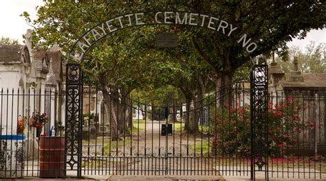 Lafayette Cemetery a Garden District: tour e visite guidate | Expedia.it