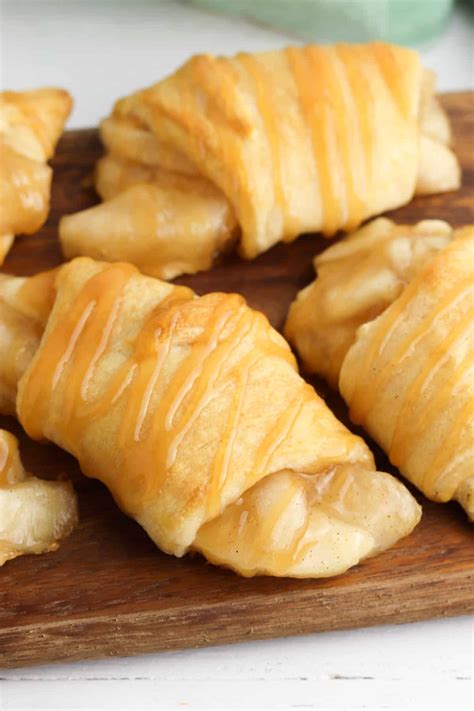 Apple Pie Crescent Rolls (Easy 3 Ingredient Recipe!)