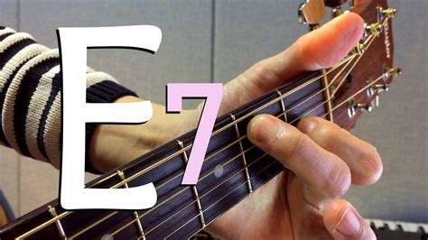 [하루10분 통기타] E7 코드 소리 & 모양 (초급) E7 chord guitar lesson - 기타솔져 - YouTube